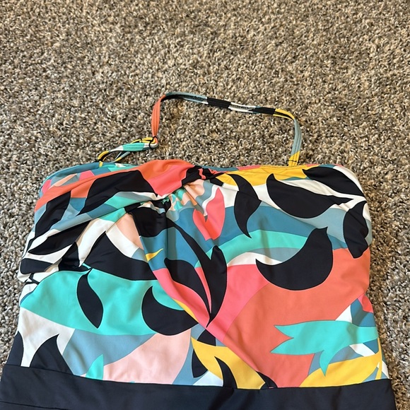 Skye One Piece swimsuit - Picture 3 of 3